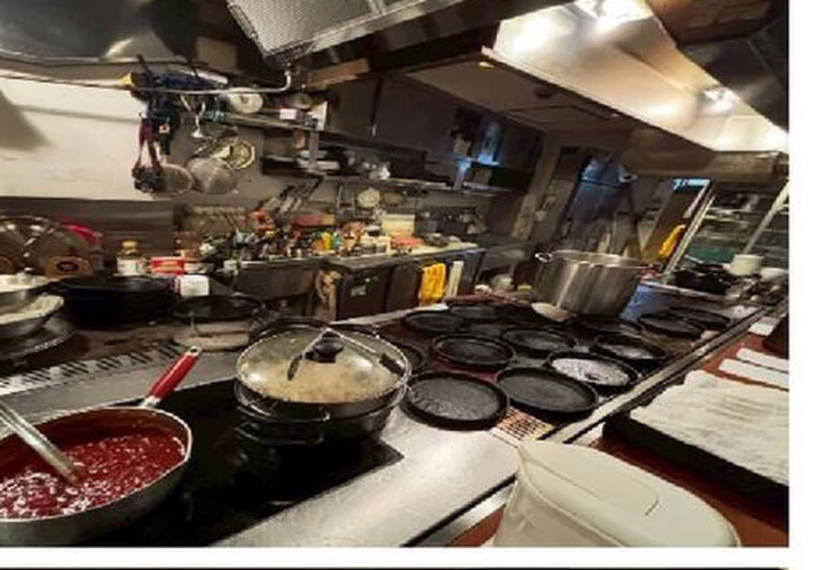 目黒区 鉄板焼向け飲食店居抜き物件 JR目黒駅 徒歩4分 目黒駅徒歩4分 重飲食可！鉄板焼き居抜き物件 サムネイル2