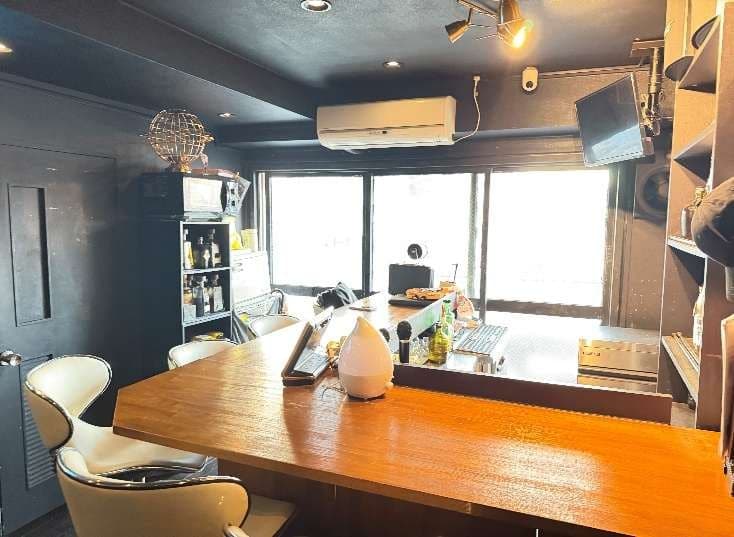 港区 バー向け飲食店居抜き物件 都営大江戸線 六本木駅 徒歩6分 六本木駅徒歩6分 ARUGA18 ビル バー居抜き物件 サムネイル2
