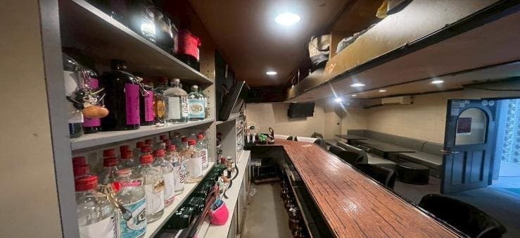 川口市 バー向け飲食店居抜き物件 京浜東北線 西川口駅 徒歩5分 西川口駅徒歩5分 かなめビルA バー居抜き物件 サムネイル2