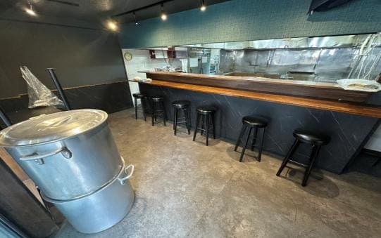 横須賀市 ラーメン向け飲食店居抜き物件 京急久里浜線 津久井浜駅 徒歩1分 津久井浜駅徒歩1分 津久井AYビル ラーメン居抜き物件 サムネイル2